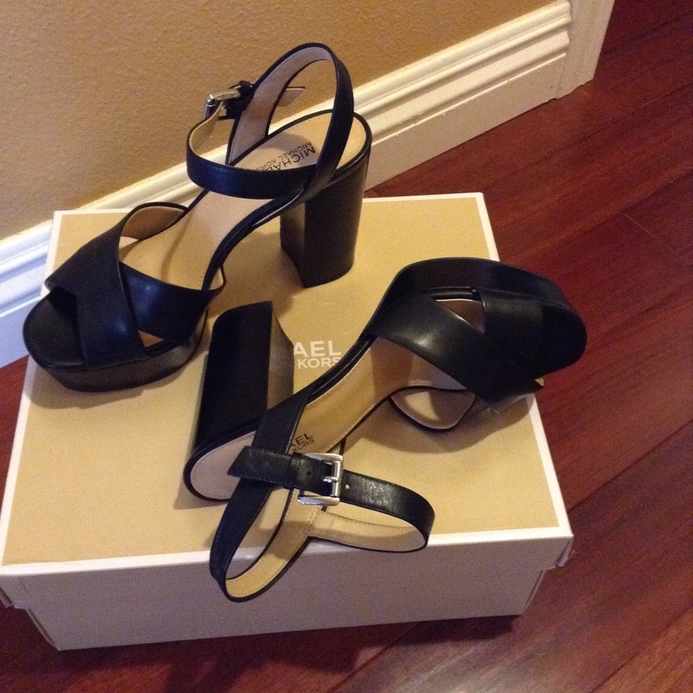 Michael Kors Divia Wedge Sandals